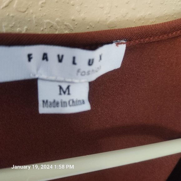 Favluv Fashoon brown duster/vest. Draw strings on the side. Two splits o… - Picture 2 of 9